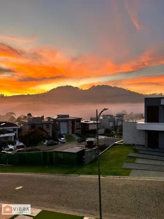Casa em Santana de Parnaíba - Alphaville