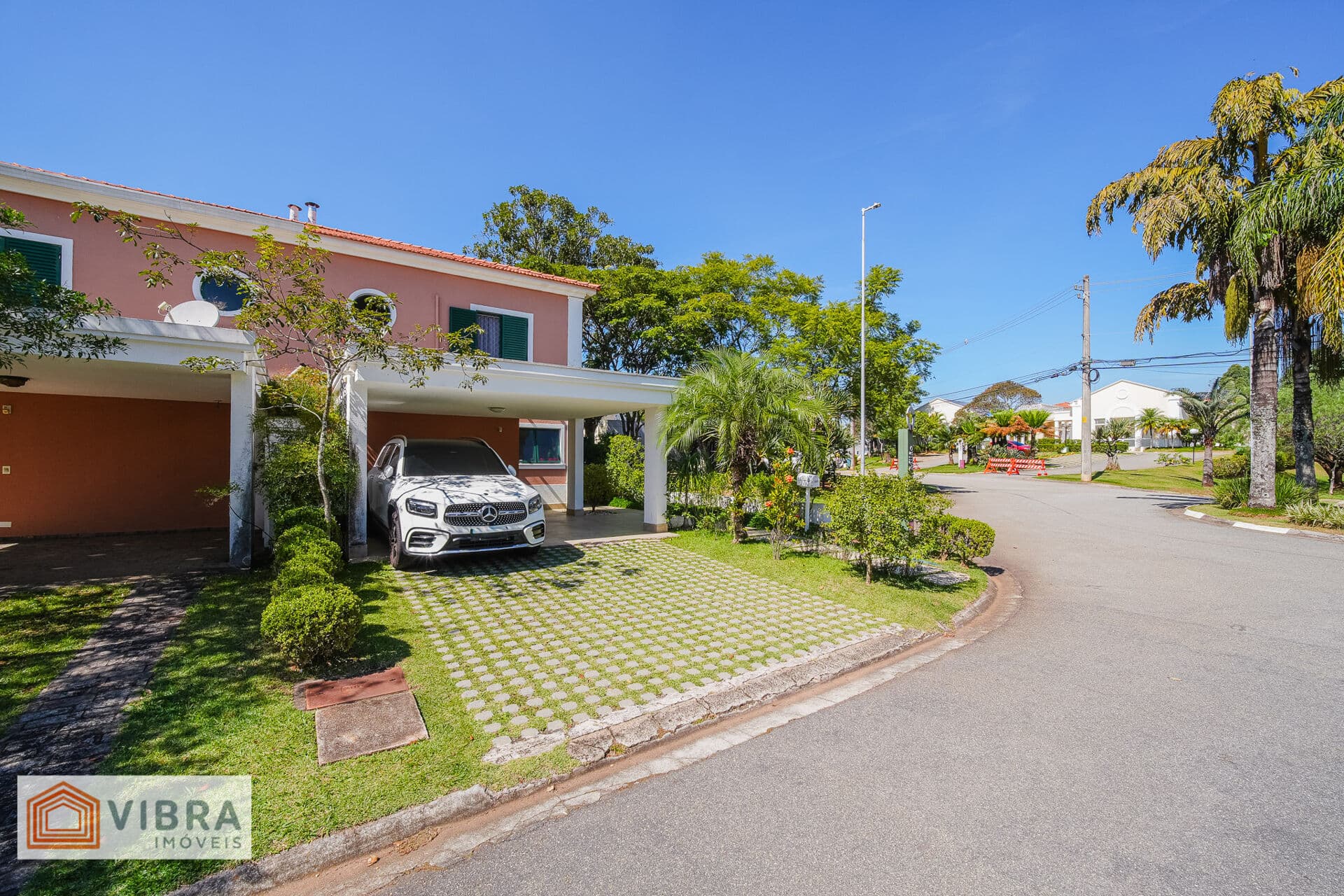 Casa em Santana de Parnaíba - Alphaville