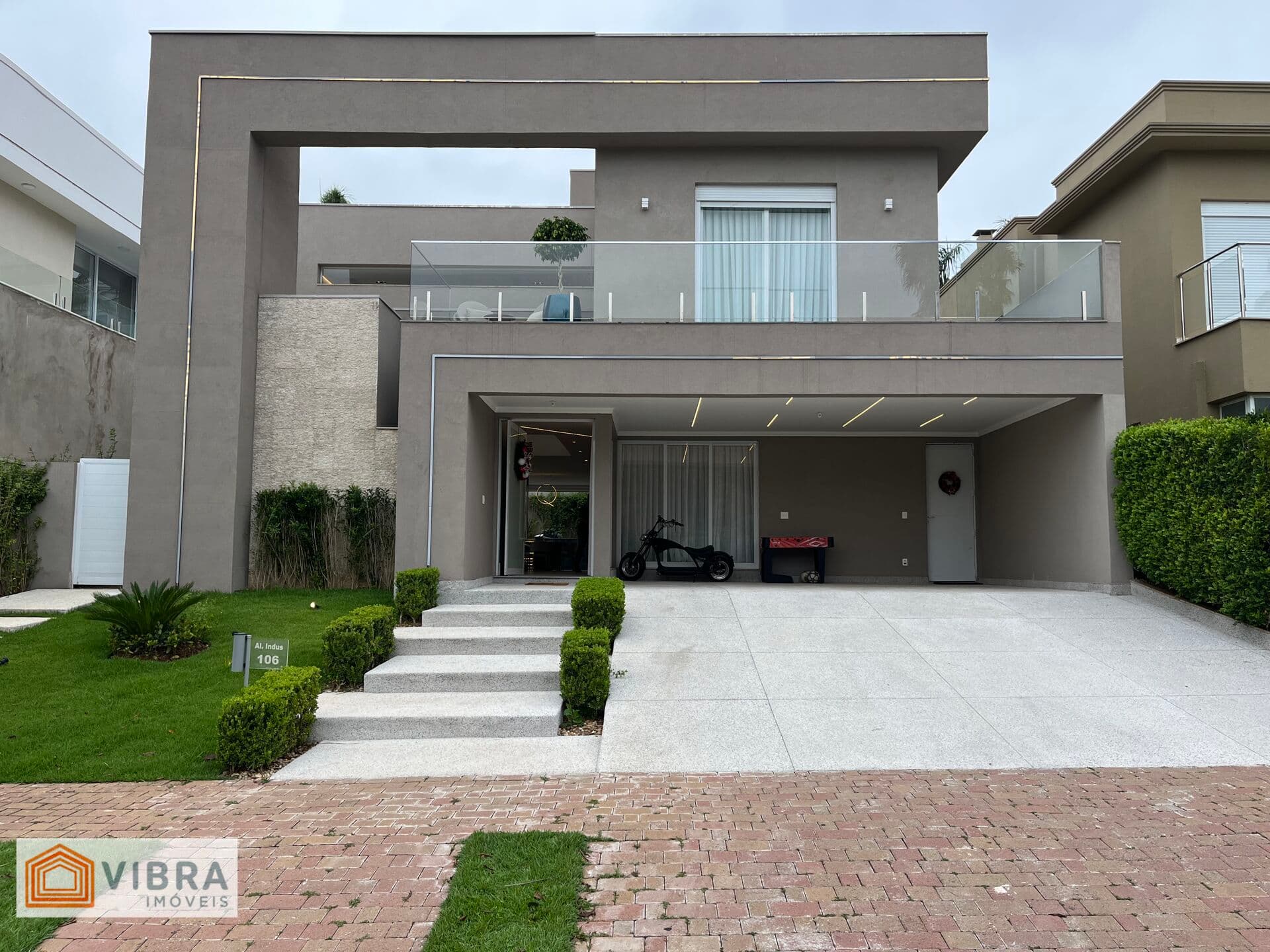 Casa em Santana de Parnaíba - Alphaville