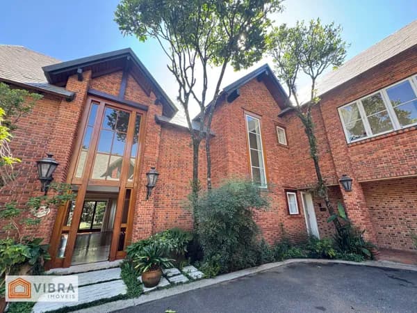 Casa Estilo Europeu no Tamboré 1