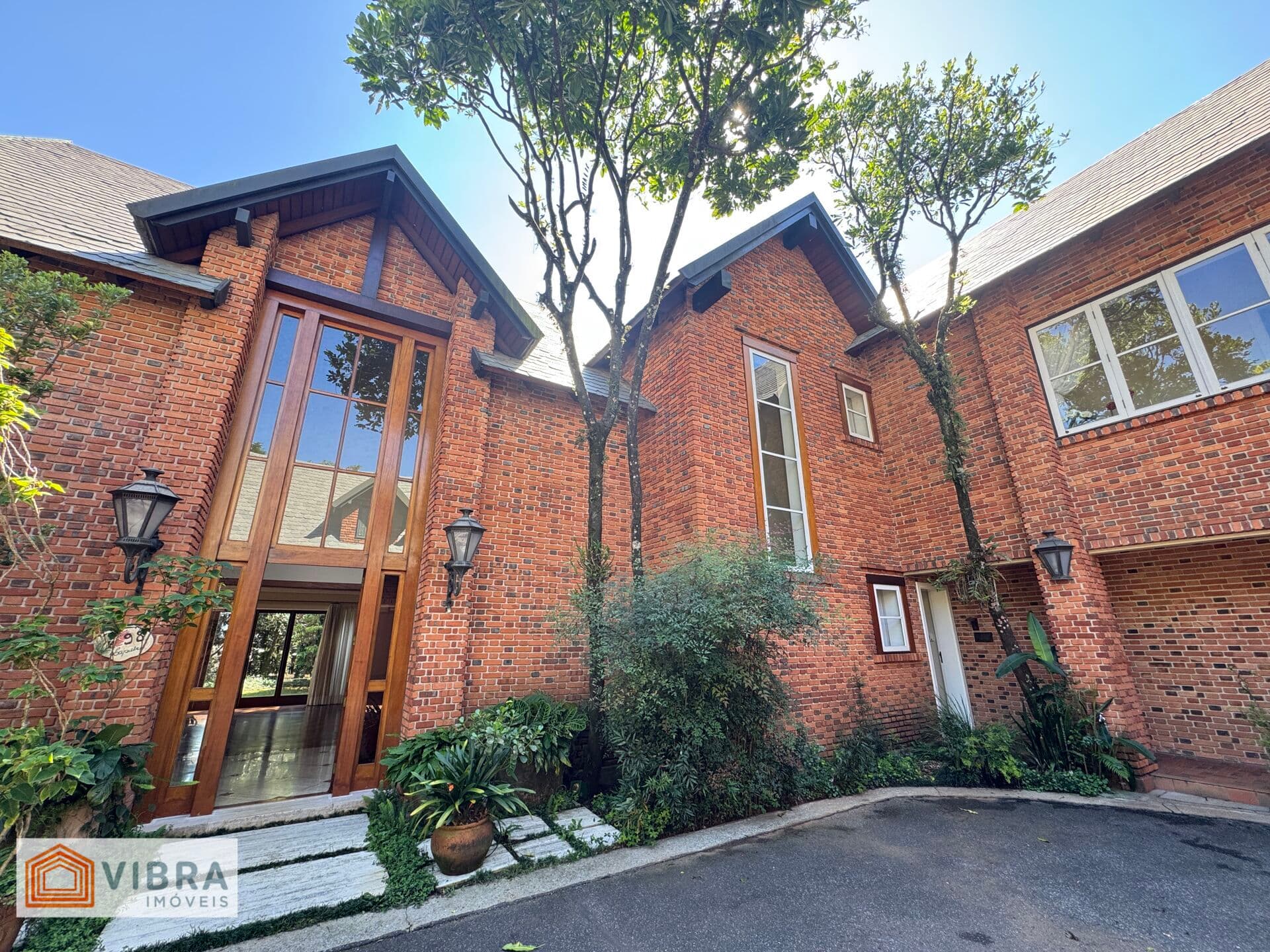 Casa Estilo Europeu no Tamboré 1