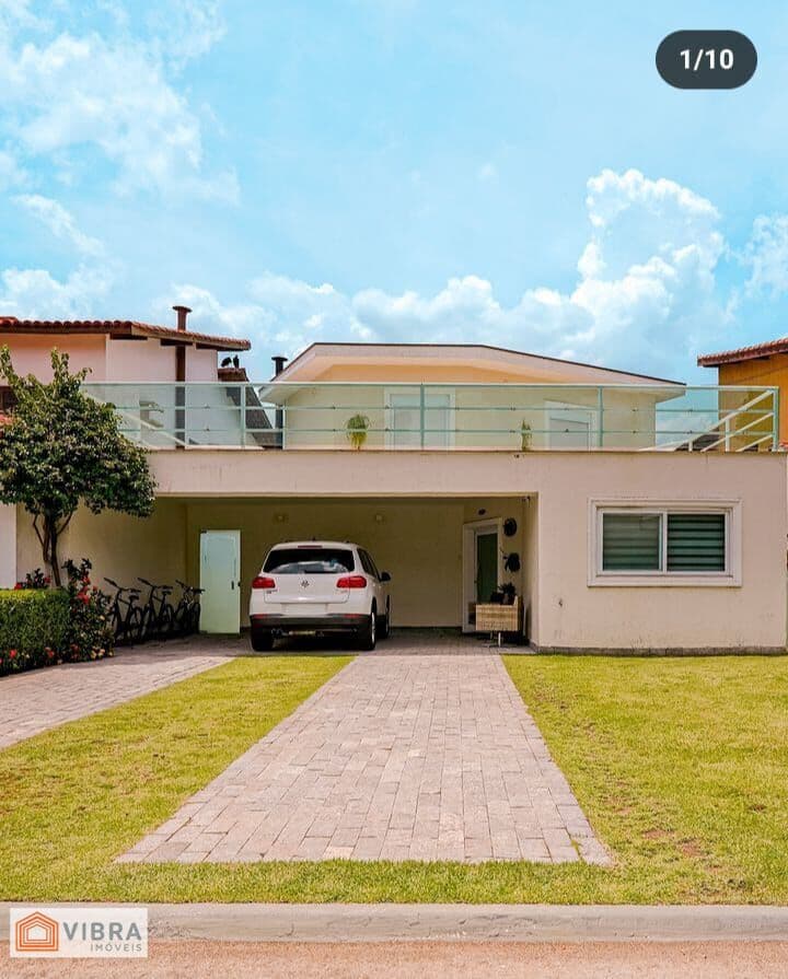 Casa em Santana de Parnaíba - Alphaville