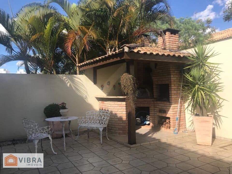 Casa em Santana de Parnaíba - Tamboré