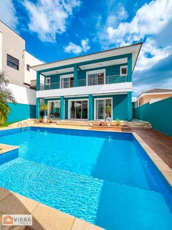 Casa em Santana de Parnaíba - Alphaville