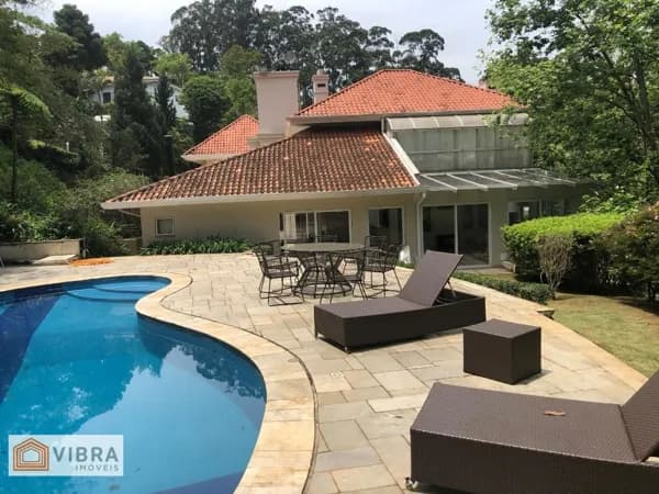 Casa em Santana de Parnaíba - Alphaville