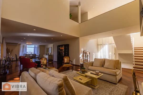 Casa em Santana de Parnaíba - Alphaville