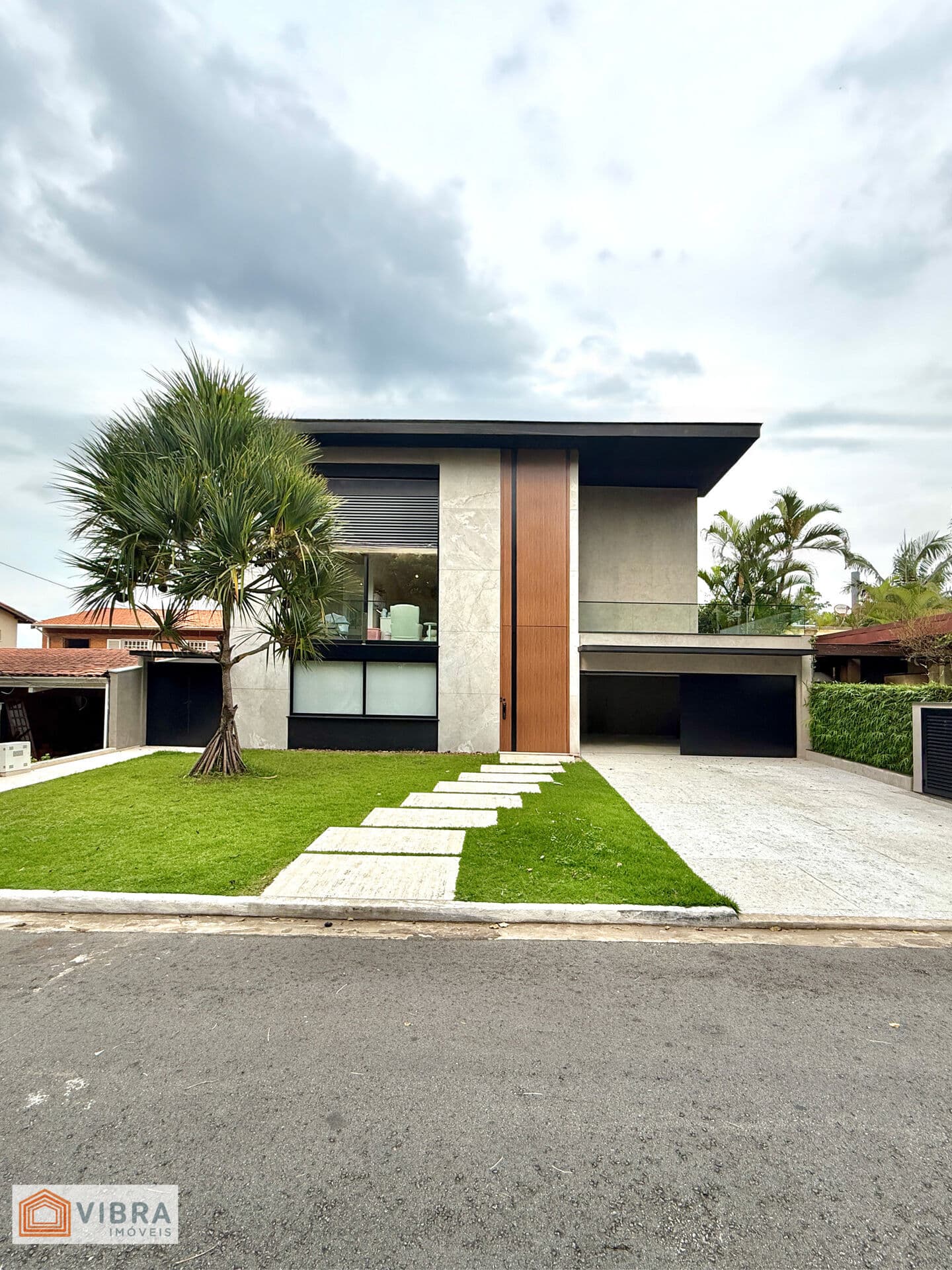 Casa Espetacular com Acabamentos de Primeiríssima Linha!