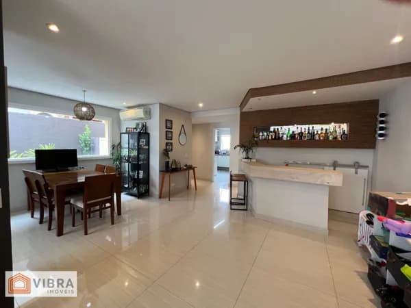 Casa em Santana de Parnaíba - Alphaville