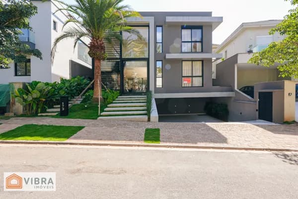 Casa em Santana de Parnaíba - Alphaville