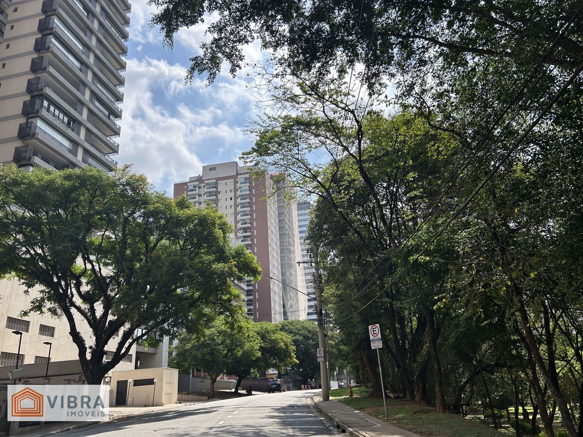Apartamento em Barueri - Dezoito do Forte Empresarial/Alphaville.