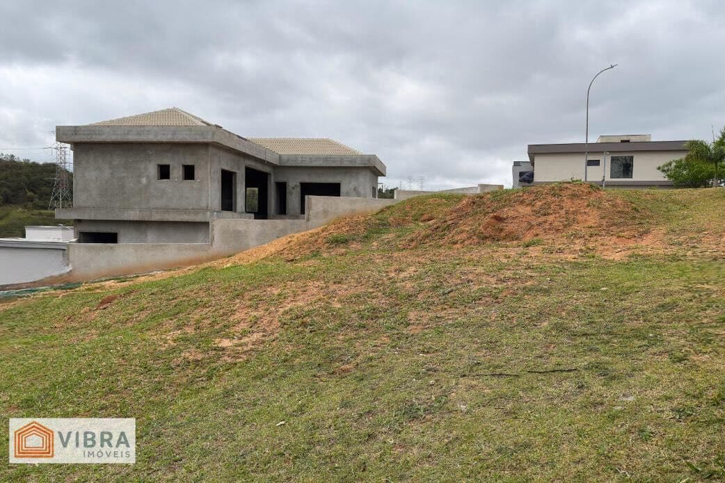 Terreno aclive leve a venda - BURLE MARX