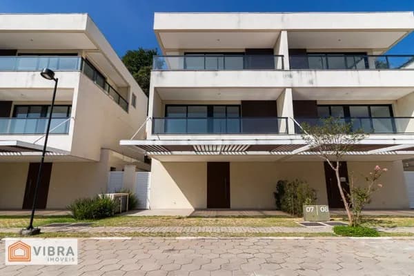 Casa em Santana de Parnaíba - Residencial Onze (Alphaville)