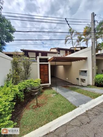 Casa em Santana de Parnaíba - Alphaville