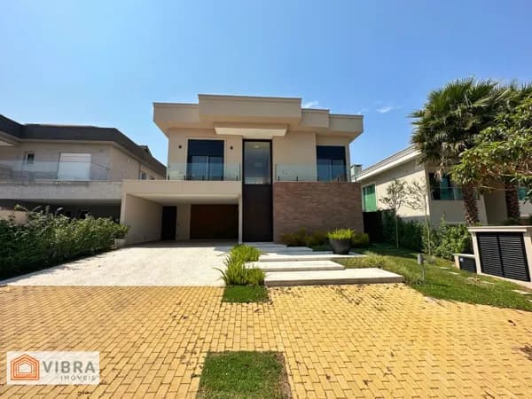 Casa em Santana de Parnaíba - Alphaville