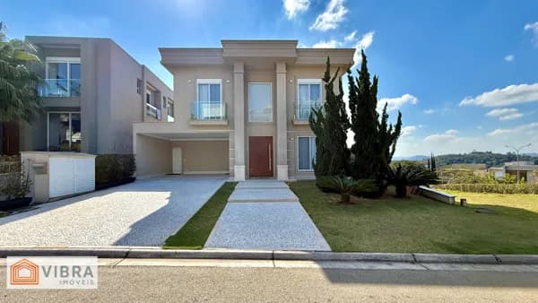 Casa em Santana de Parnaíba - Alphaville