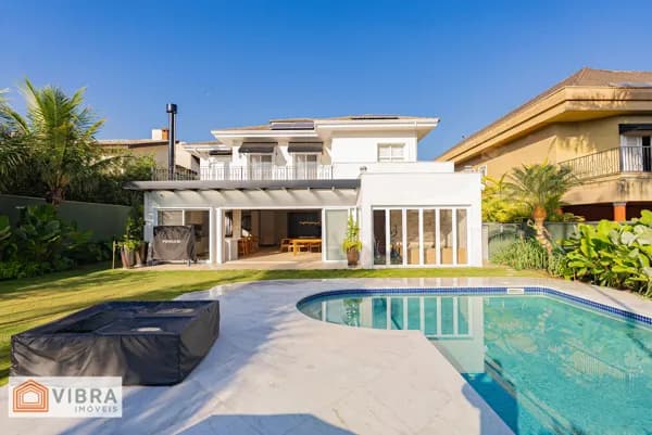 Casa em Santana de Parnaíba - Alphaville