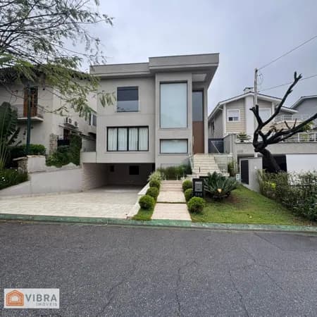 Casa em Santana de Parnaíba - Alphaville
