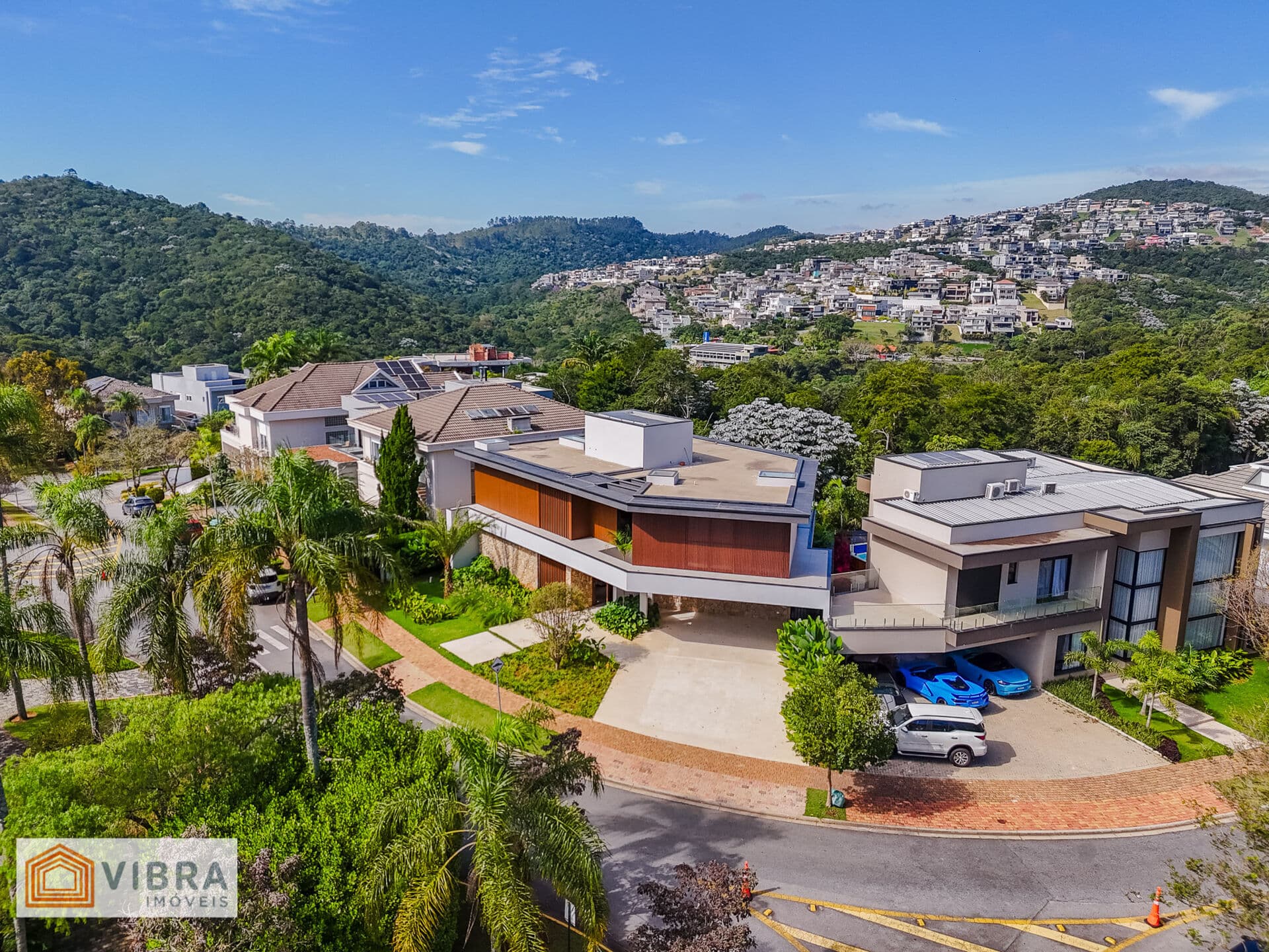 Casa em Santana de Parnaíba - Alphaville