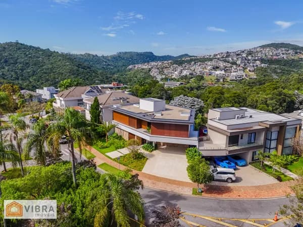 Casa em Santana de Parnaíba - Alphaville