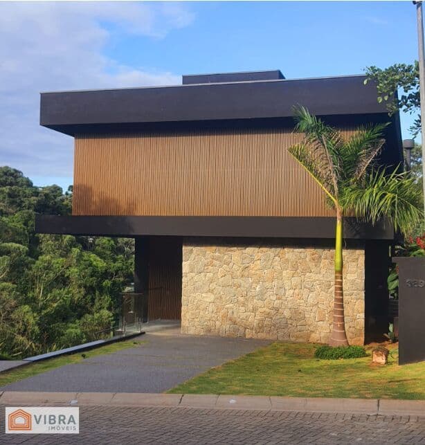 Casa em Santana de Parnaíba - Tamboré