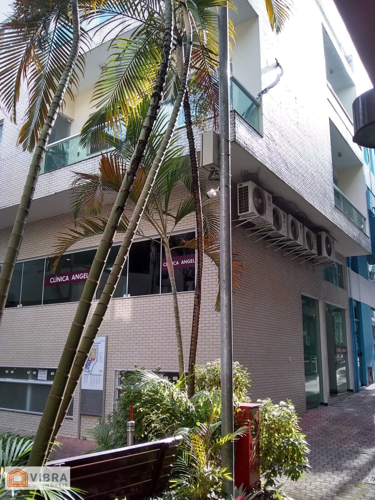 CENTRO COMERCIAL - PRÉDIO COMERCIAL