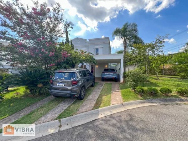 Casa em Santana de Parnaíba - Alphaville