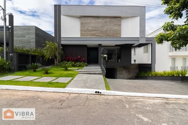 Casa em Santana de Parnaíba - Alphaville