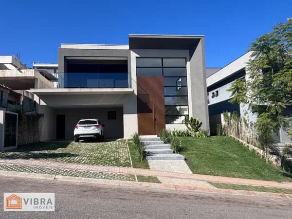 Casa em Santana de Parnaíba - Alphaville