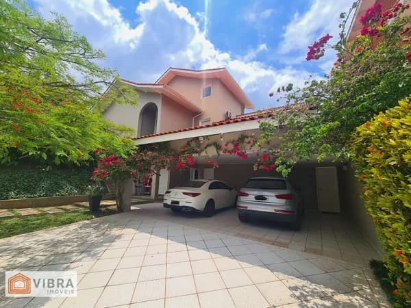 Casa em Santana de Parnaíba - Alphaville