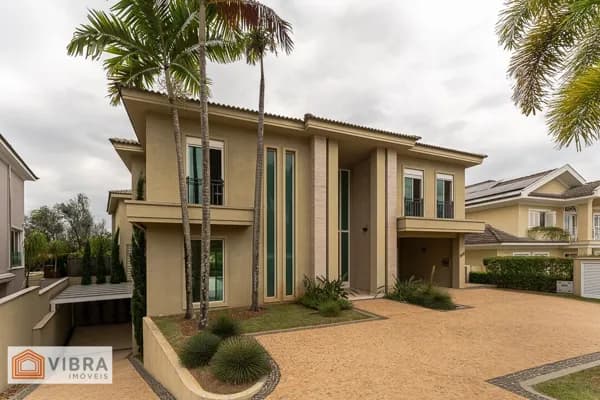 Casa em Santana de Parnaíba - Alphaville