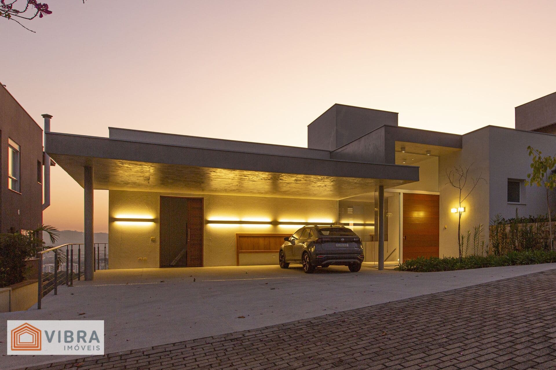 TAMBORÉ 10 - CASA ALTO PADRÃO
