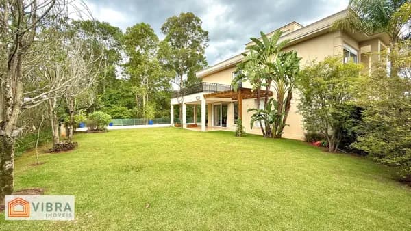 Casa em Santana de Parnaíba - Alphaville