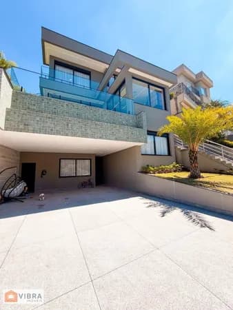 Casa em Santana de Parnaíba - Alphaville