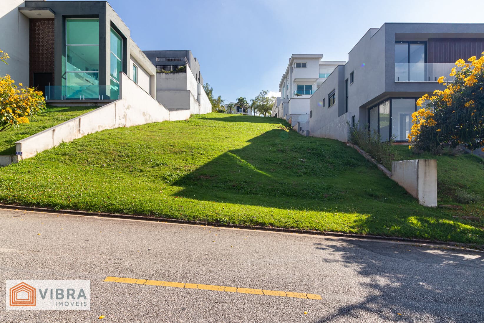 Lote/Terreno em Santana de Parnaíba - Alphaville