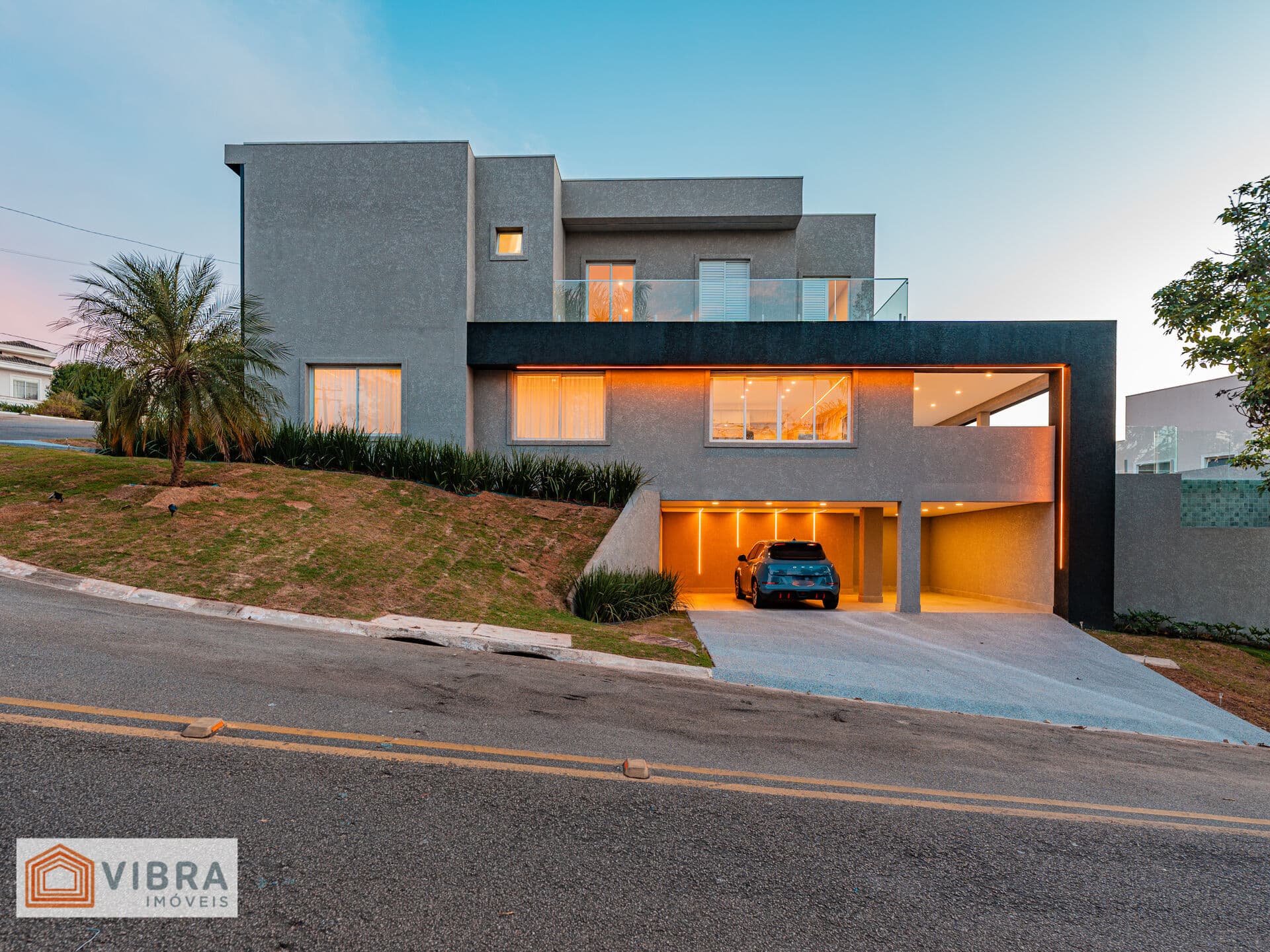 Casa à Venda – Projeto Moderno e Aconchegante