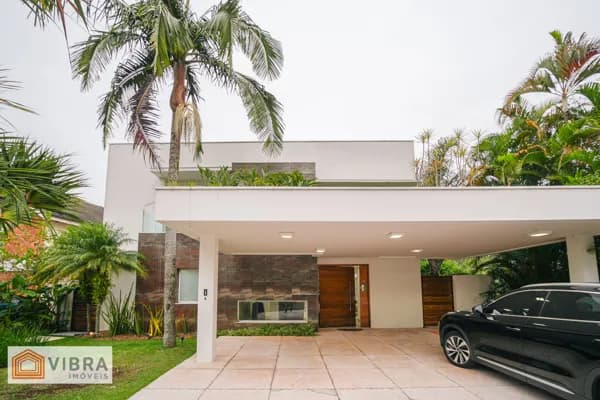 Casa em Santana de Parnaíba - Alphaville