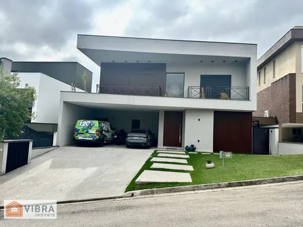 Casa em Santana de Parnaíba - Alphaville