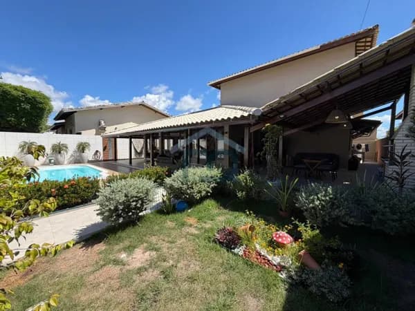Casa em Condomínio em Buraquinho