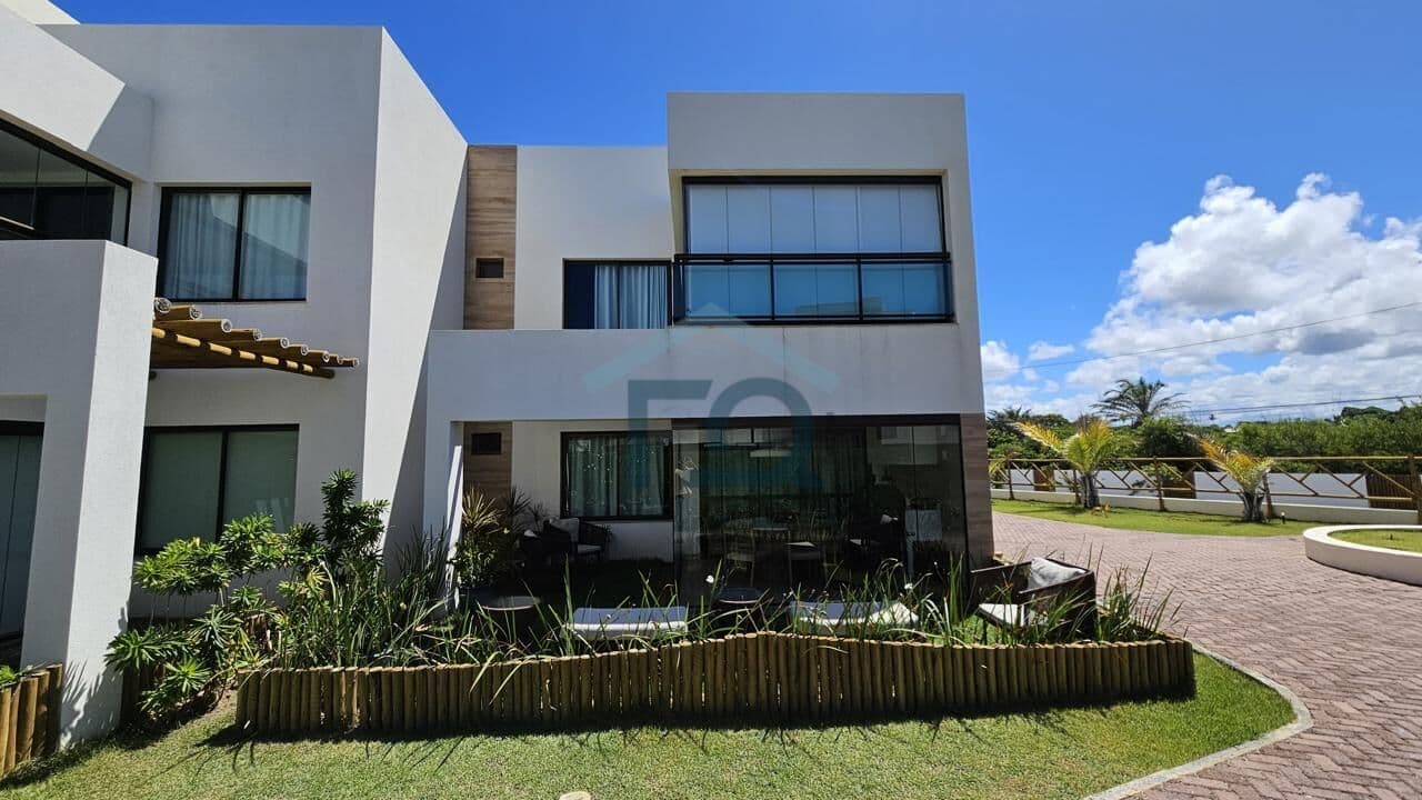 Casa em Camaçari - Centro