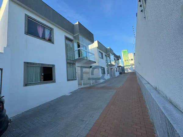 Sobrado em Lauro de Freitas - Miragem