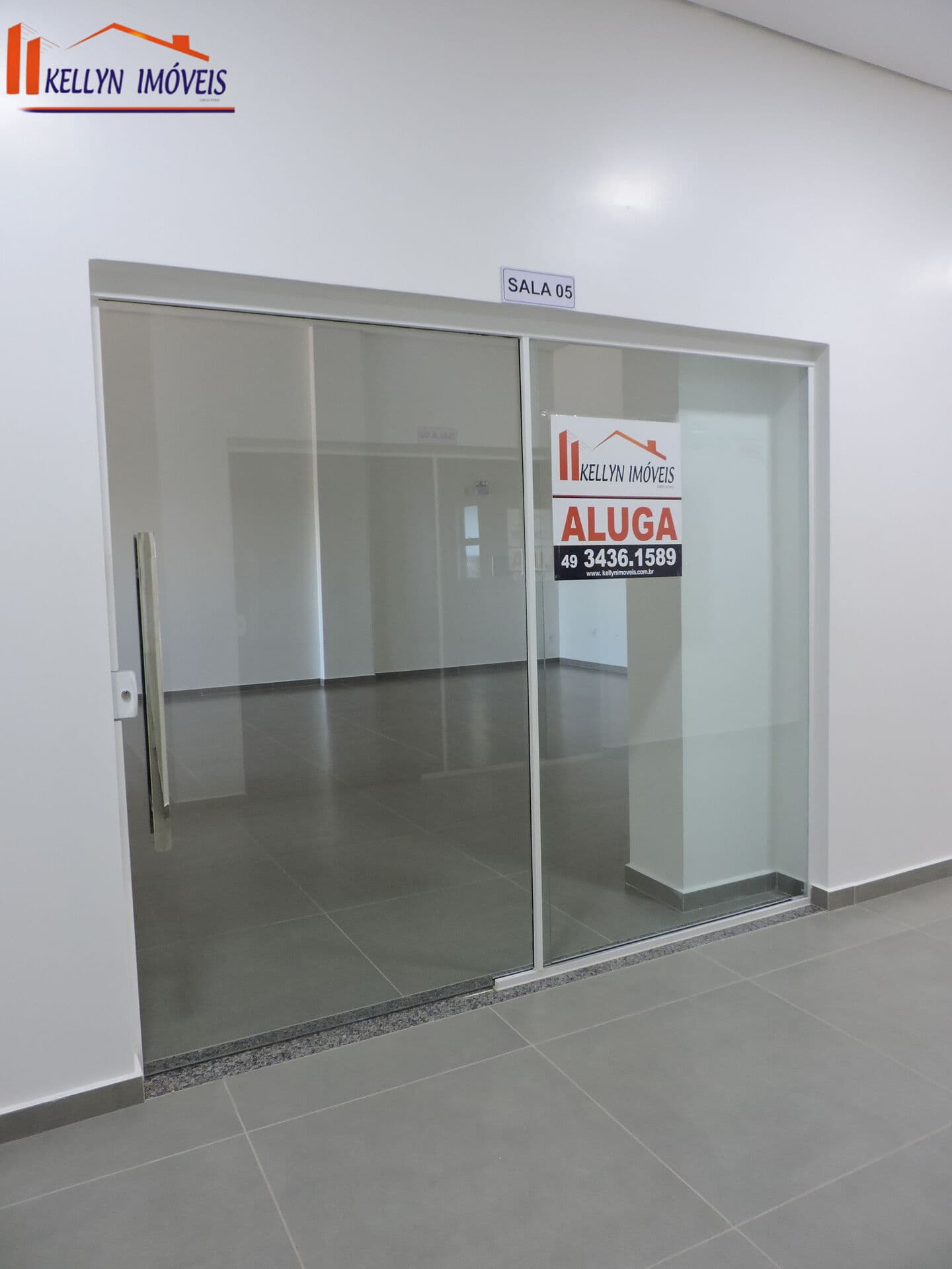 Sala/Conjunto em Faxinal dos Guedes - Centro