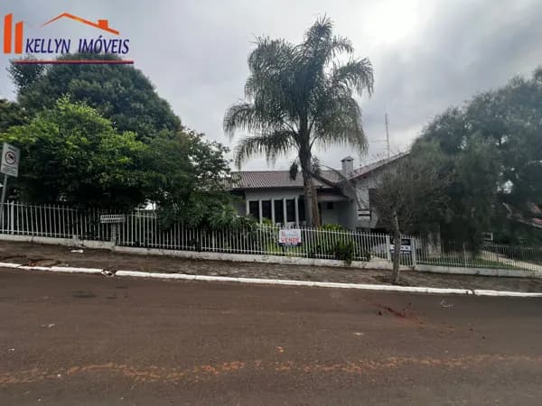 Casa em Faxinal dos Guedes - Centro