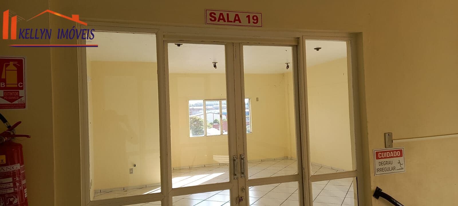 Aluga-se Sala Comercial