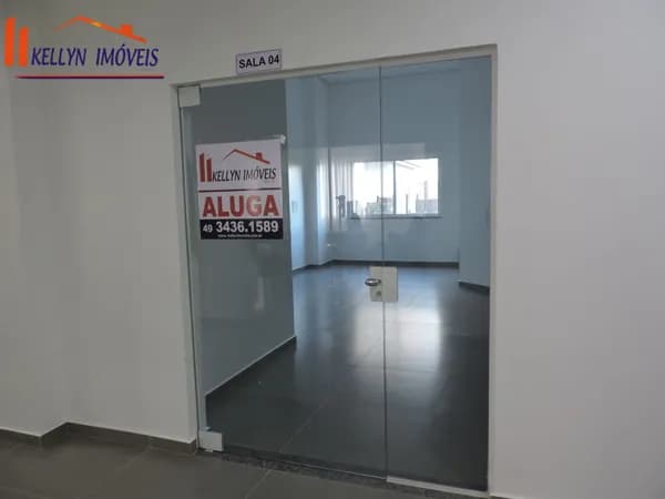 Sala/Conjunto em Faxinal dos Guedes - Centro