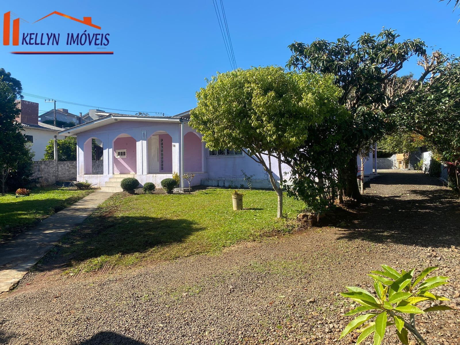 Casa com amplo quintal