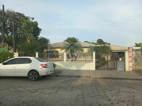 Casa em São Francisco do Sul - Acaraí