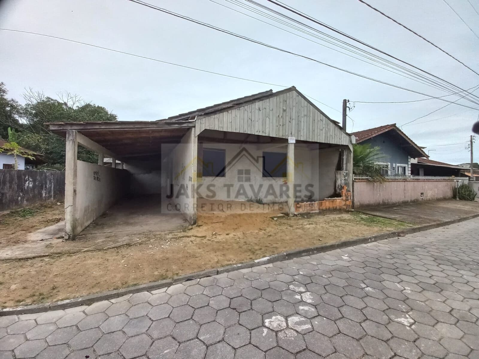 Casa em construção - Terreno