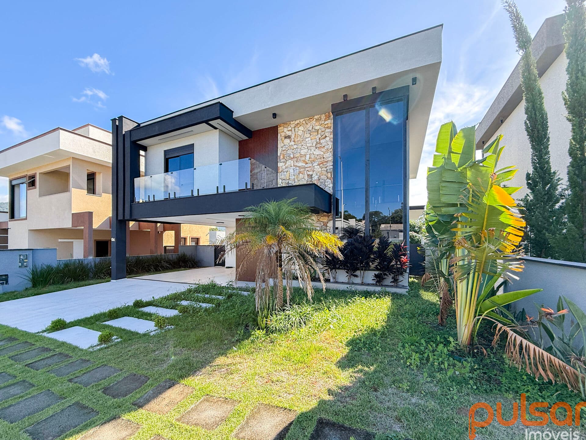 Casa em Condomínio Fechado no Red Park
