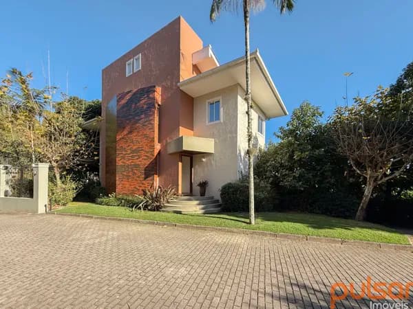 Casa em Condomínio 3 dormitórios em Florianópolis