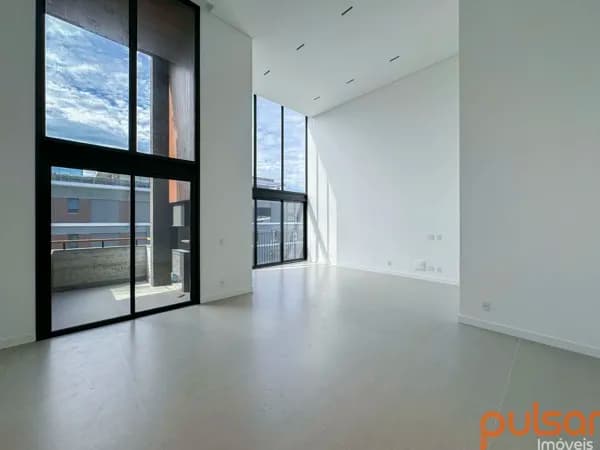Apartamento totalmente mobiliado, equipado e decorado Alto Padrão em Jurerê, Florianópolis/SC